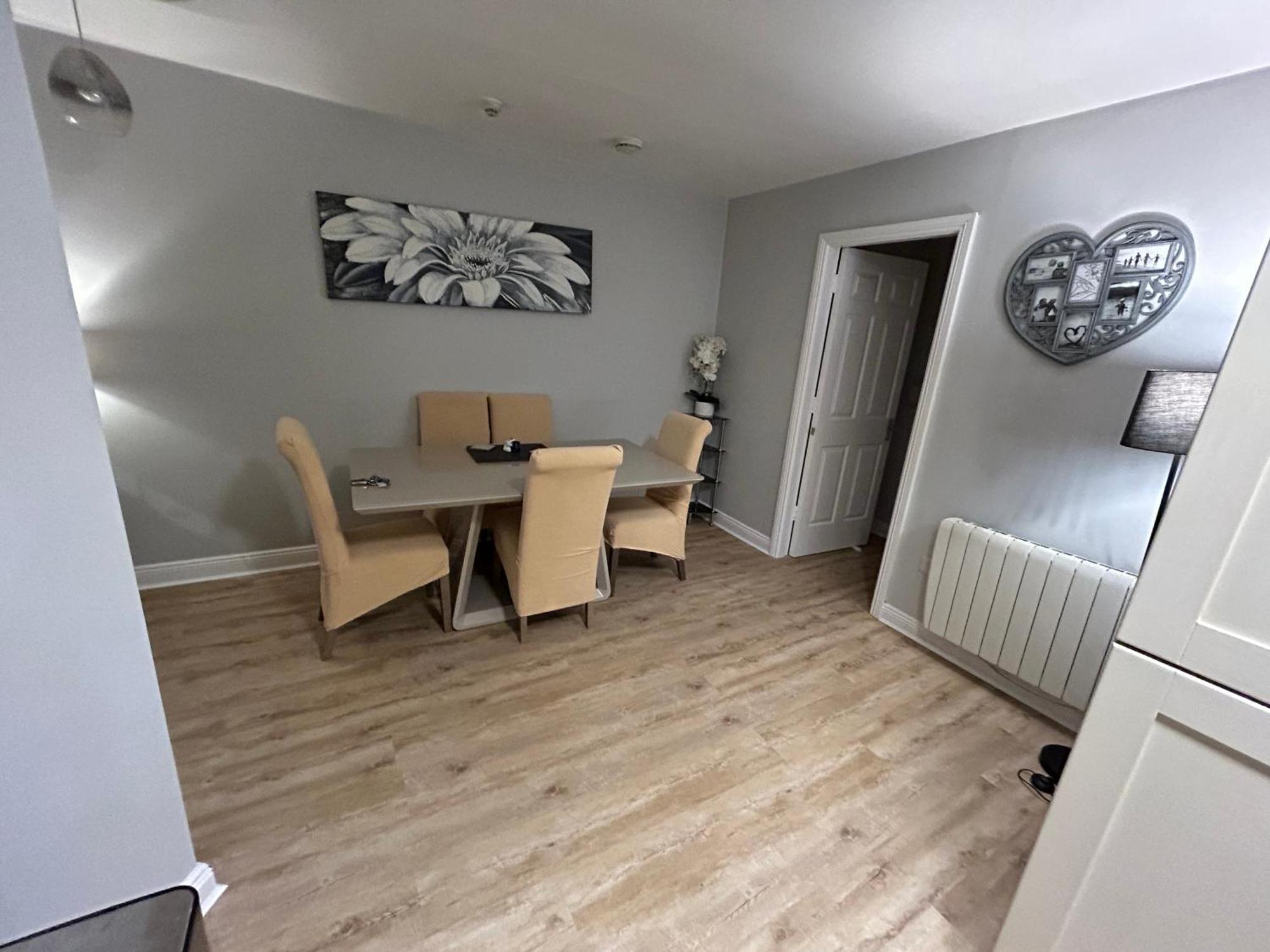 קורק Castlejane Apartment מראה חיצוני תמונה
